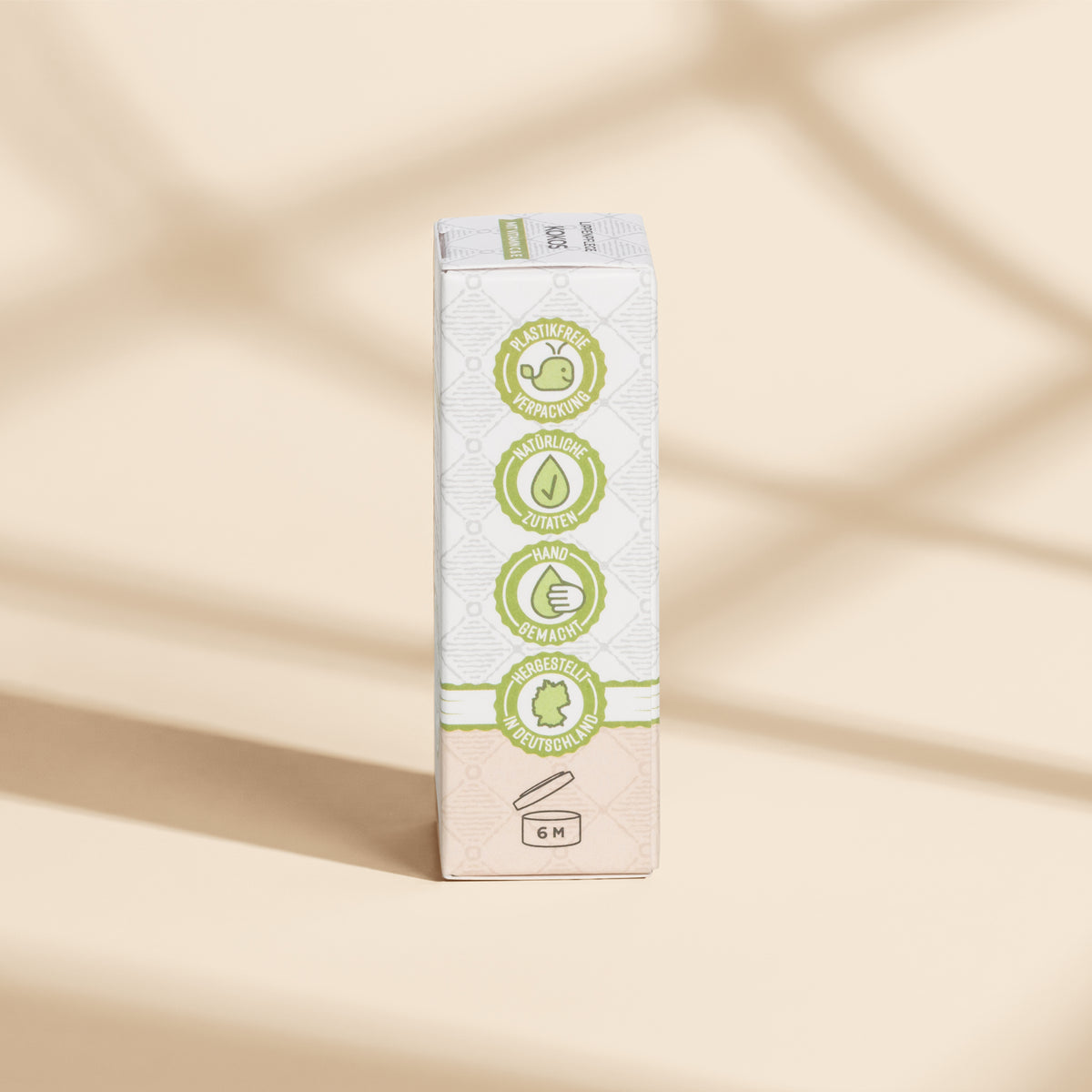 Nature Cosmétique Lippenpflege Kokos Seitenansicht