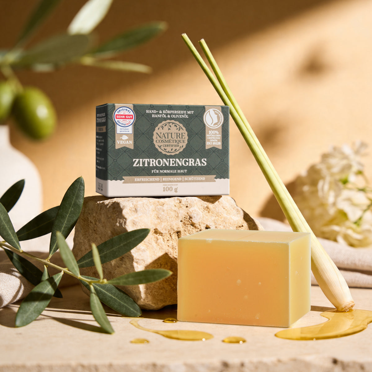 Nature Cosmétique Hand- und Körperseife Zitronengras mit Zitronengras und Olivenpflanze