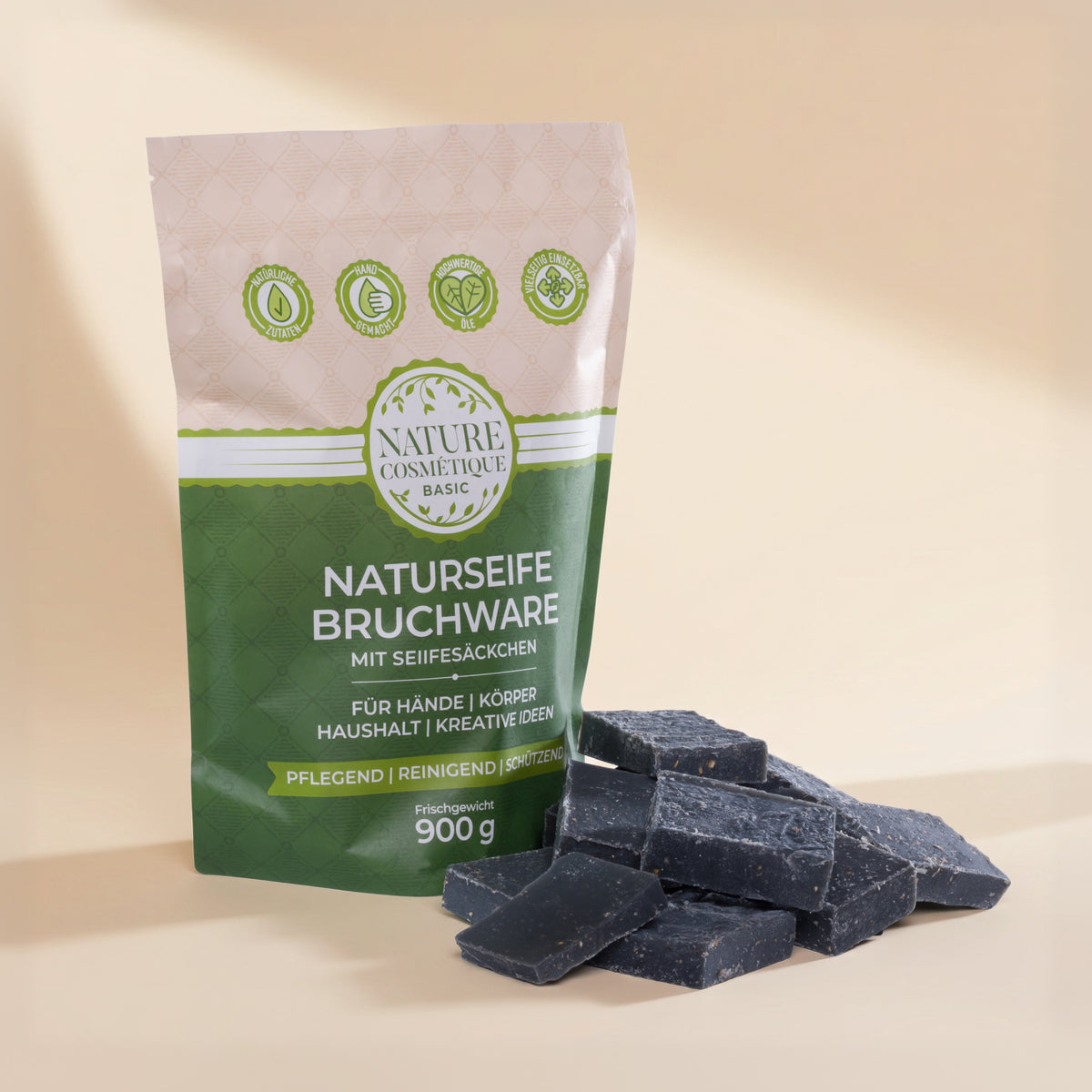 Nature Cosmétique BIO Bruchseife Fichte Vorderseite und Seifenstückchen